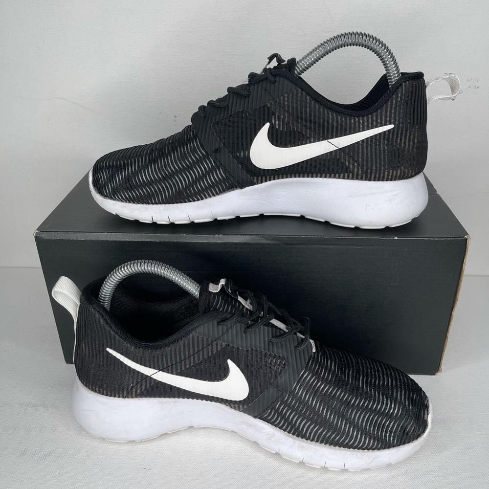 Nike Roshe One Flight Weight - Picture 2 of 8